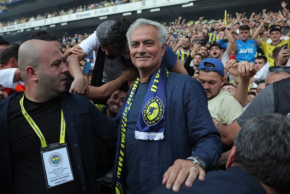 | Photo: AP : Jose Mourinho